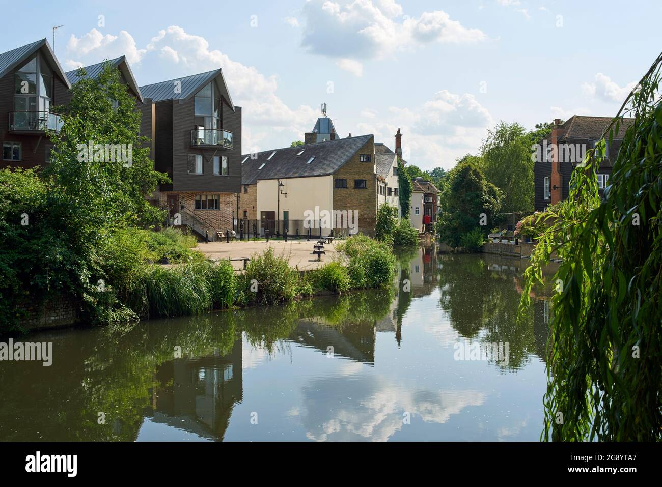 New riverside apartment buildings along the River Lea in Hertford town centre, Hertfordshire, South East England Stock Photo
