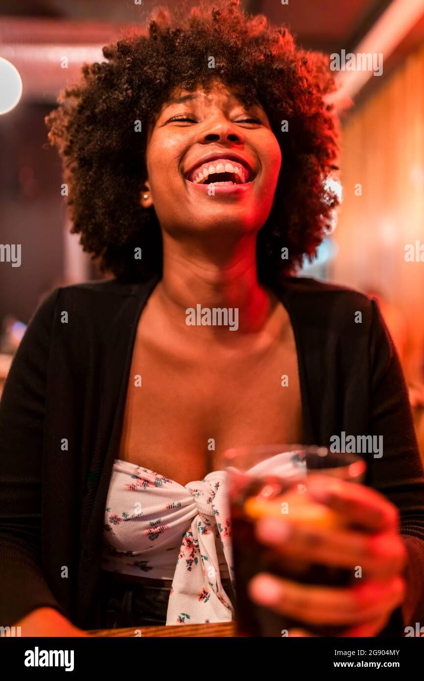 Afro happy hi-res stock photography and images - Alamy