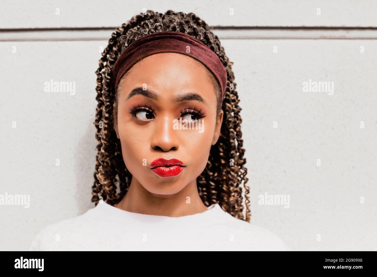 Raised eyebrow eyebrows hires stock photography and images Alamy
