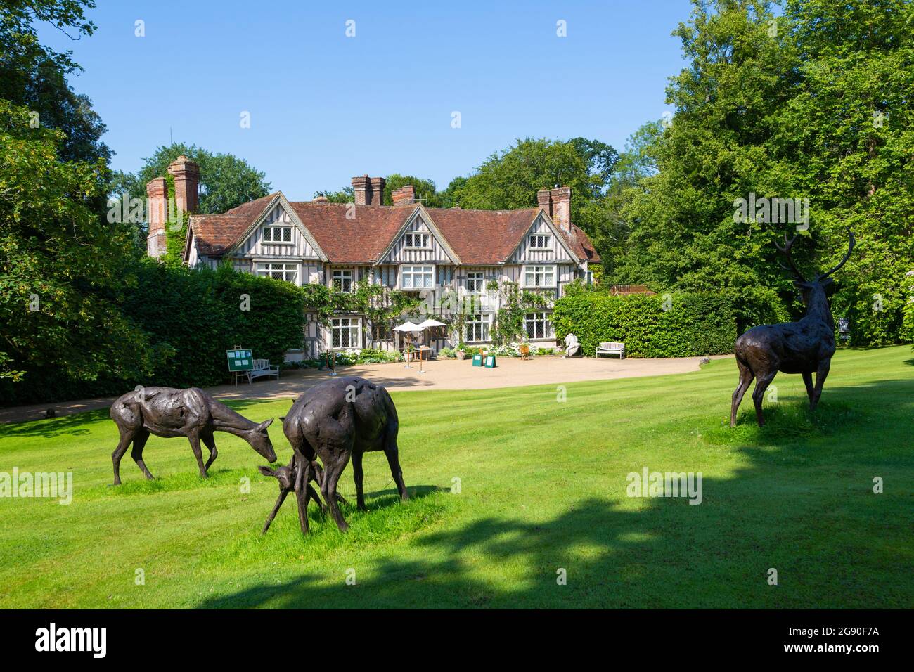 Manor house gardens hires stock photography and images Alamy