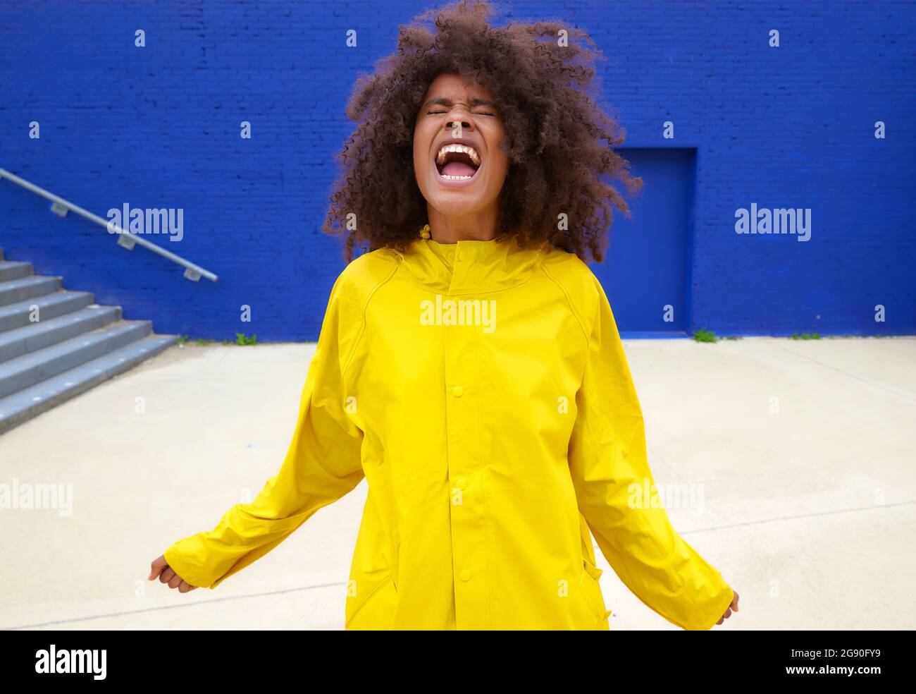 Stress screaming hair hi-res stock photography and images - Alamy