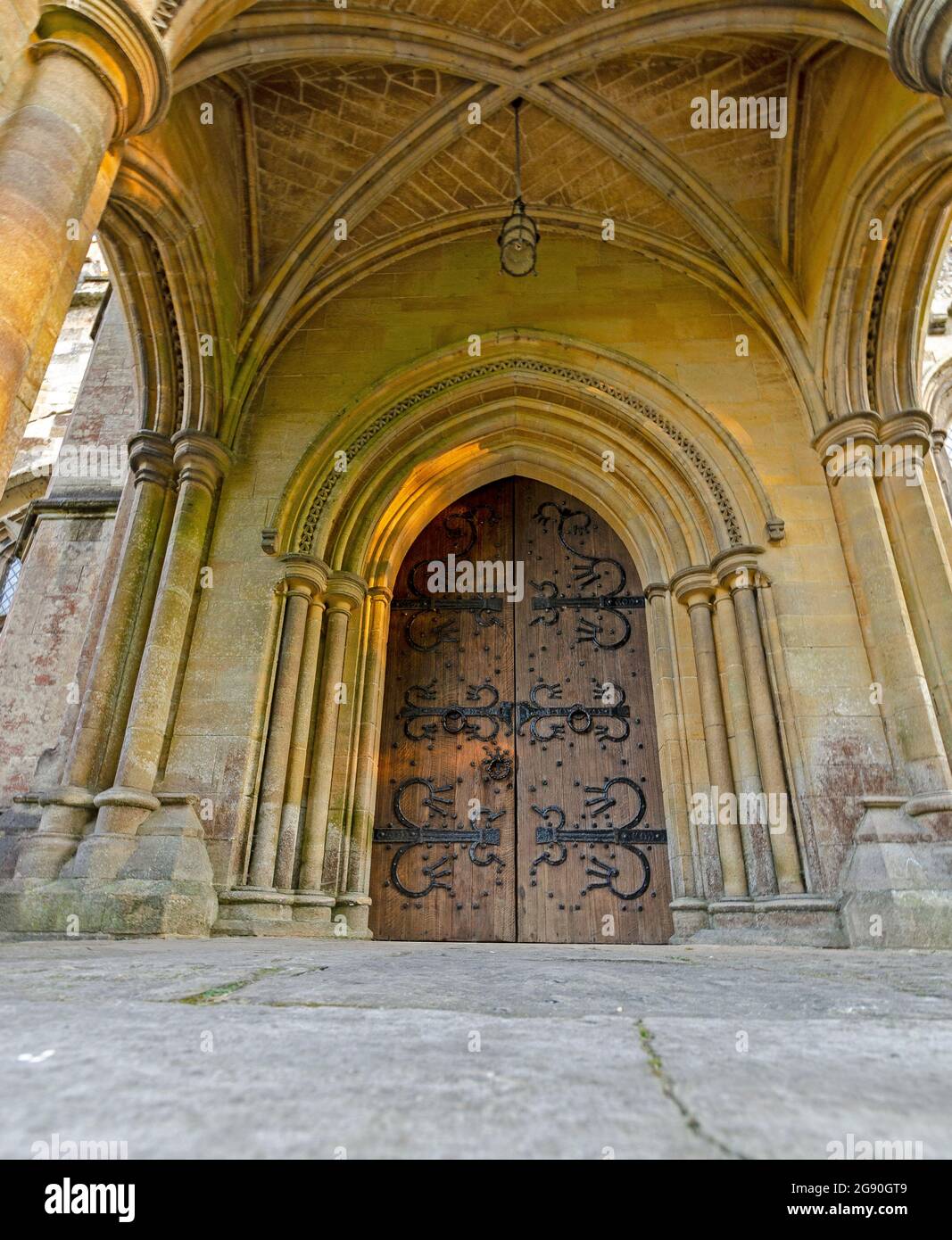 Romsey abbey hi-res stock photography and images - Alamy