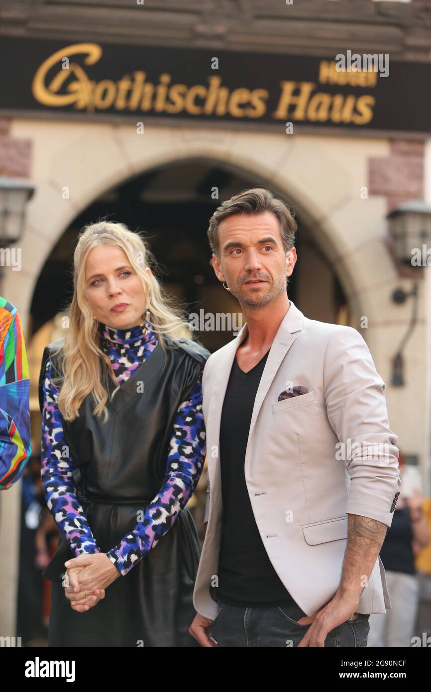 Wernigerode, Germany. 23rd July, 2021. Ilse DeLange, singer, and pop star  Florian Silbereisen, the new jury members of the RTL casting show  "Deutschland sucht den Superstar" (DSDS), are standing on the market