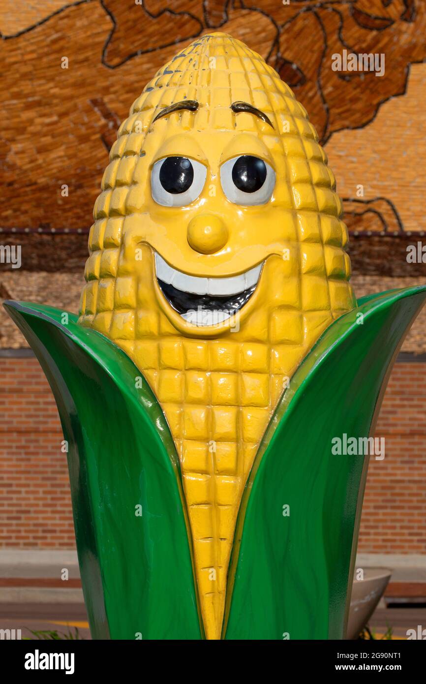 Corn Palace cob statue, Mitchell, South Dakota Stock Photo Alamy