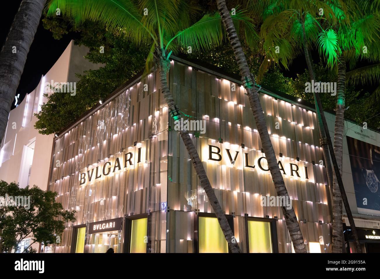 Miami USA March 20 2021 Bulgari boutique corner and palms at night design district in Florida. bvlgari Stock Photo Alamy