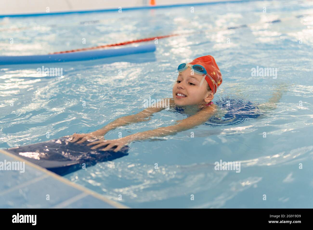 Swim race start pool hi-res stock photography and images - Alamy
