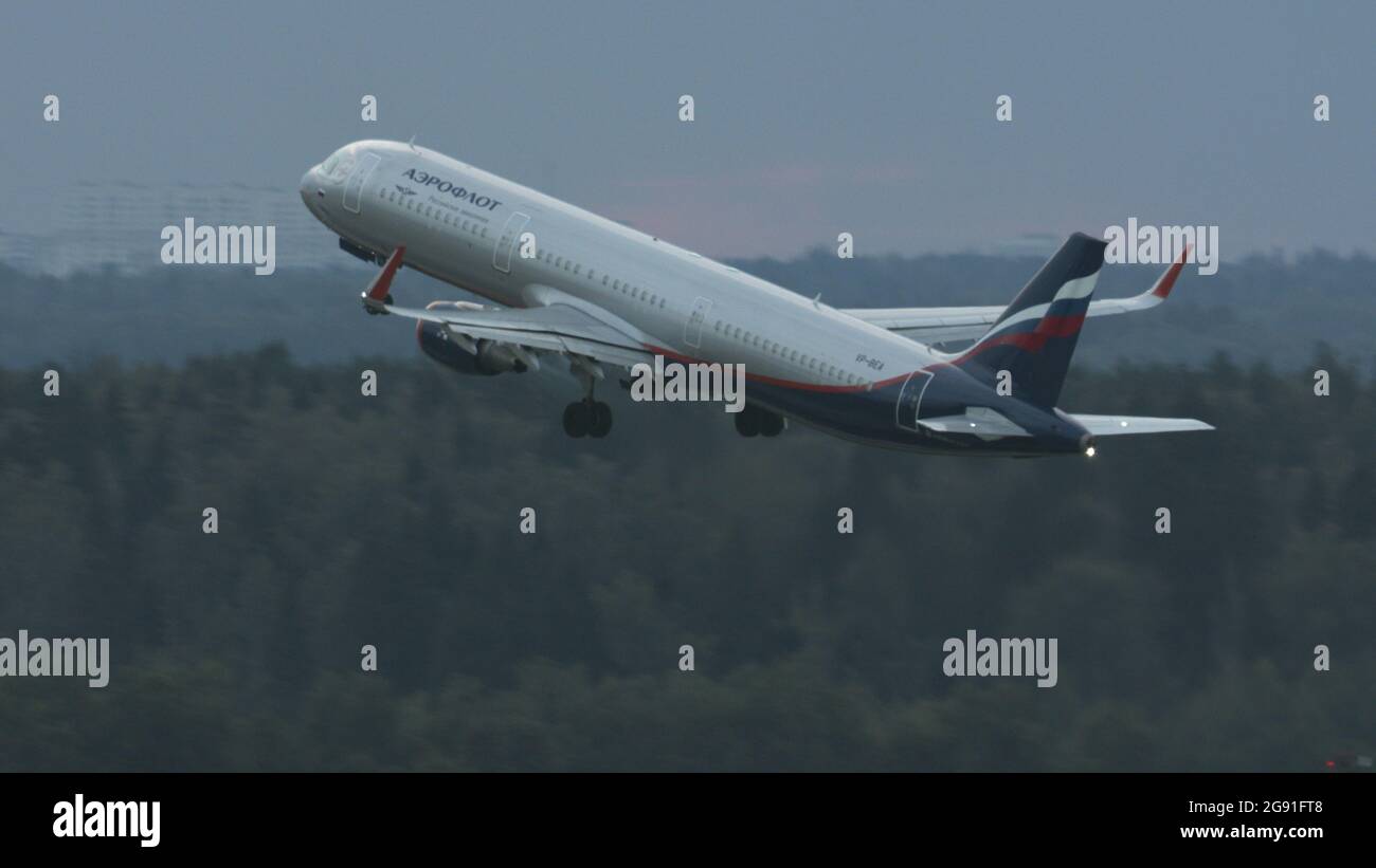 Take off climb hi-res stock photography and images - Alamy