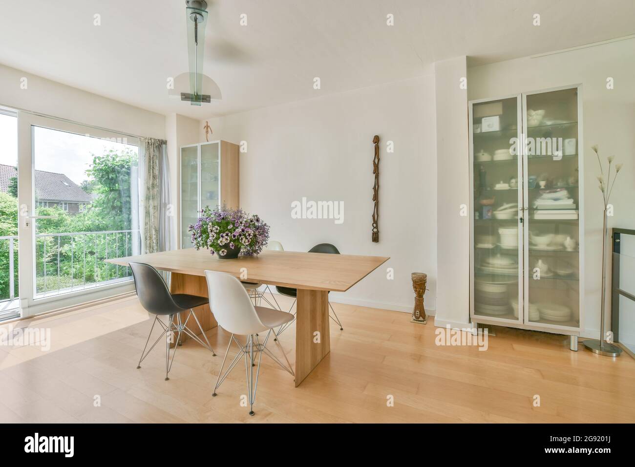 Interior design of bright and beautiful dining room Stock Photo - Alamy