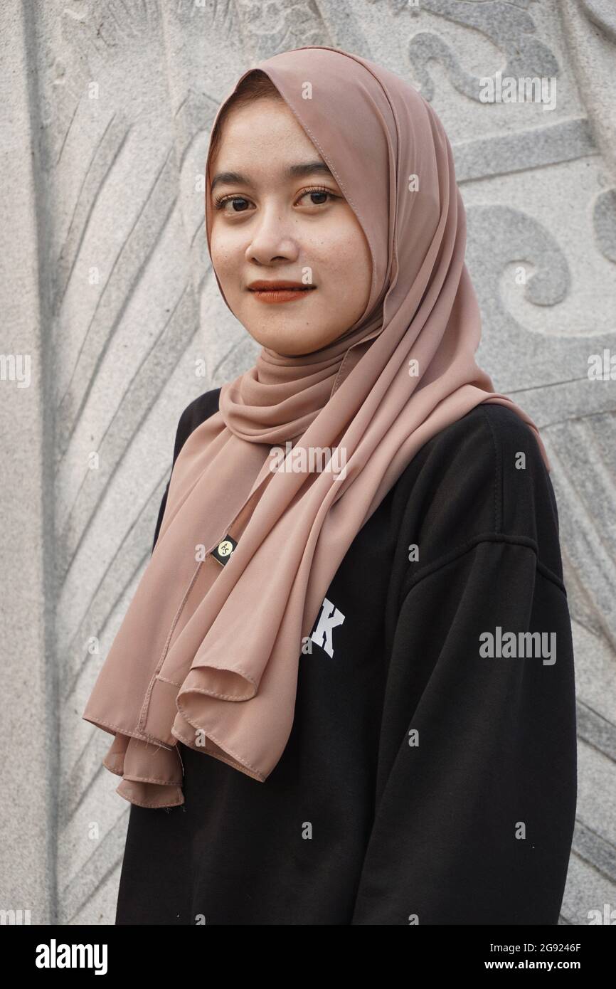 Beautiful Muslim girls with a natural background. The girl's vacation ...