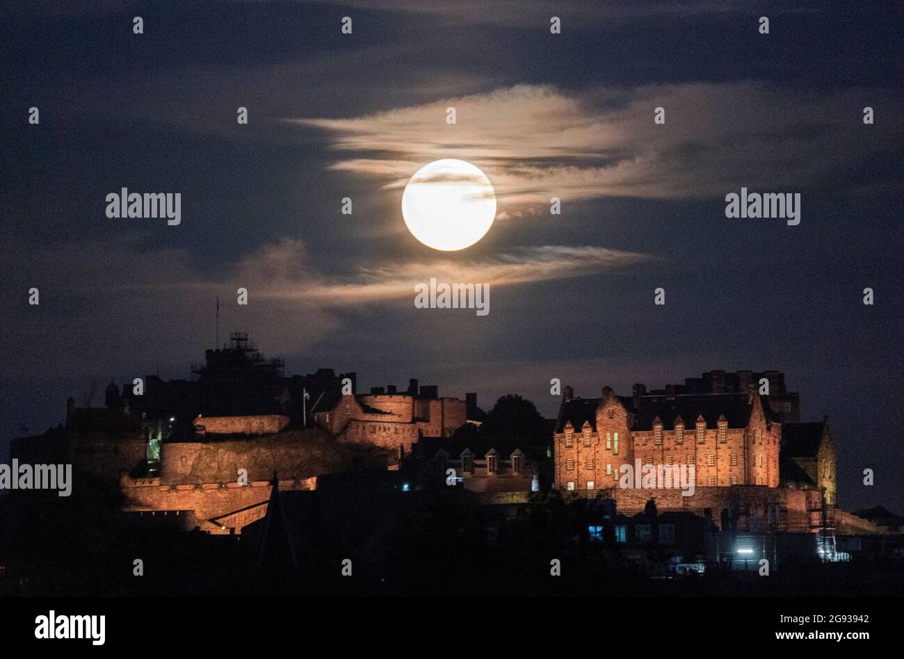 The Full Moon Rises Behind Edinburgh Castle The July Full Moon Otherwise Known As The Thunder Moon Is Synonymous With Summer Storms Picture Date Friday July 23 21 Stock Photo Alamy The Full Moon Rises Behind Edinburgh Castle The July Full Moon Otherwise Known As The Thunder Moon Is Synonymous With Summer Storms Picture Date Friday July 23 21 Stock Photo Alamy