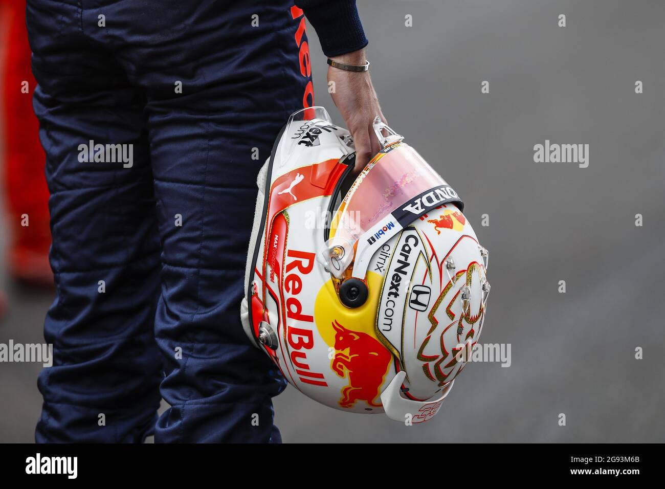Max verstappen in helmet hi-res stock photography and images Max verstappen in helmet hi-res stock photography and images
