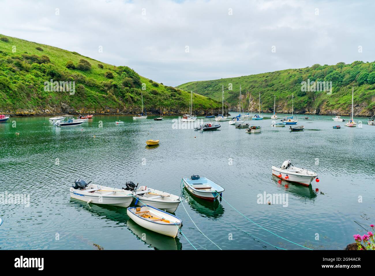 Solva yacht hi-res stock photography and images - Alamy