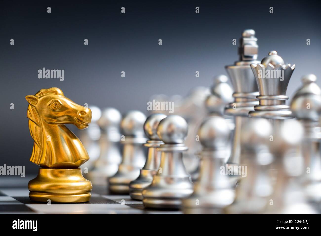 Horse chess piece hi-res stock photography and images - Alamy