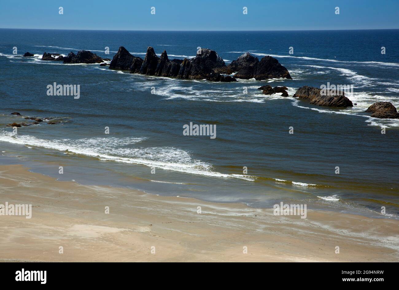 Off Shore Rocks Offshore rocks, Seal Rock State Park, Oregon Stock Photo - Alamy