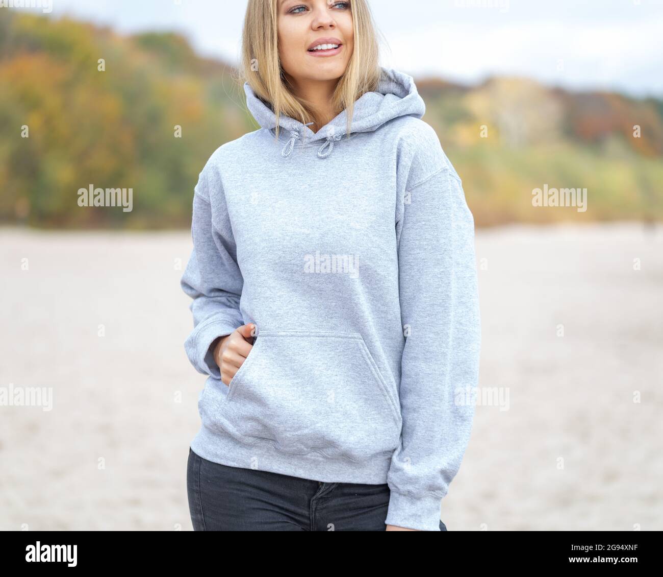 Light grey hoodie outfit hotsell