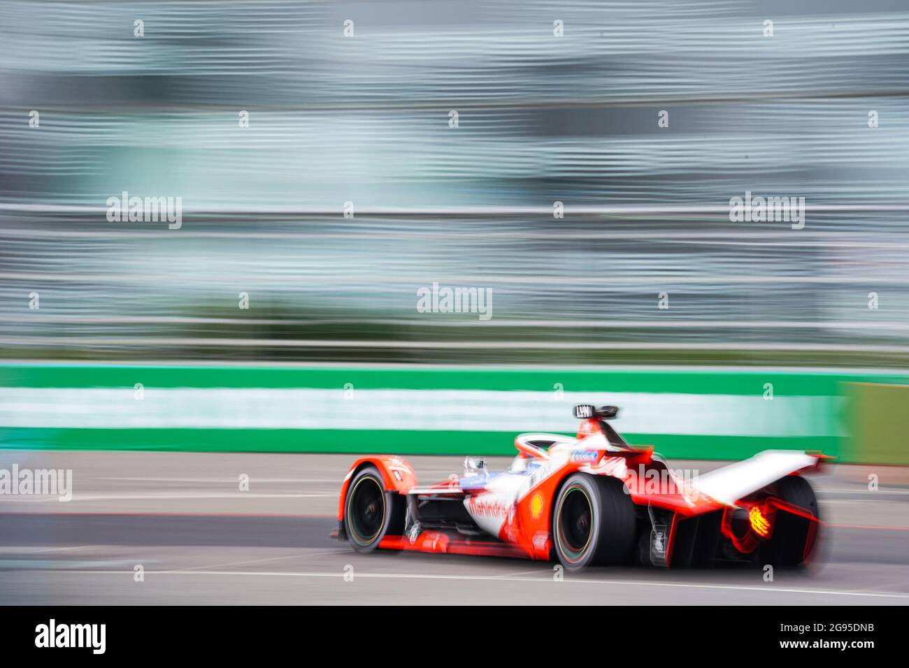 Mahindra Racing driver Alex Lynn during the Heineken London E-Prix at ...