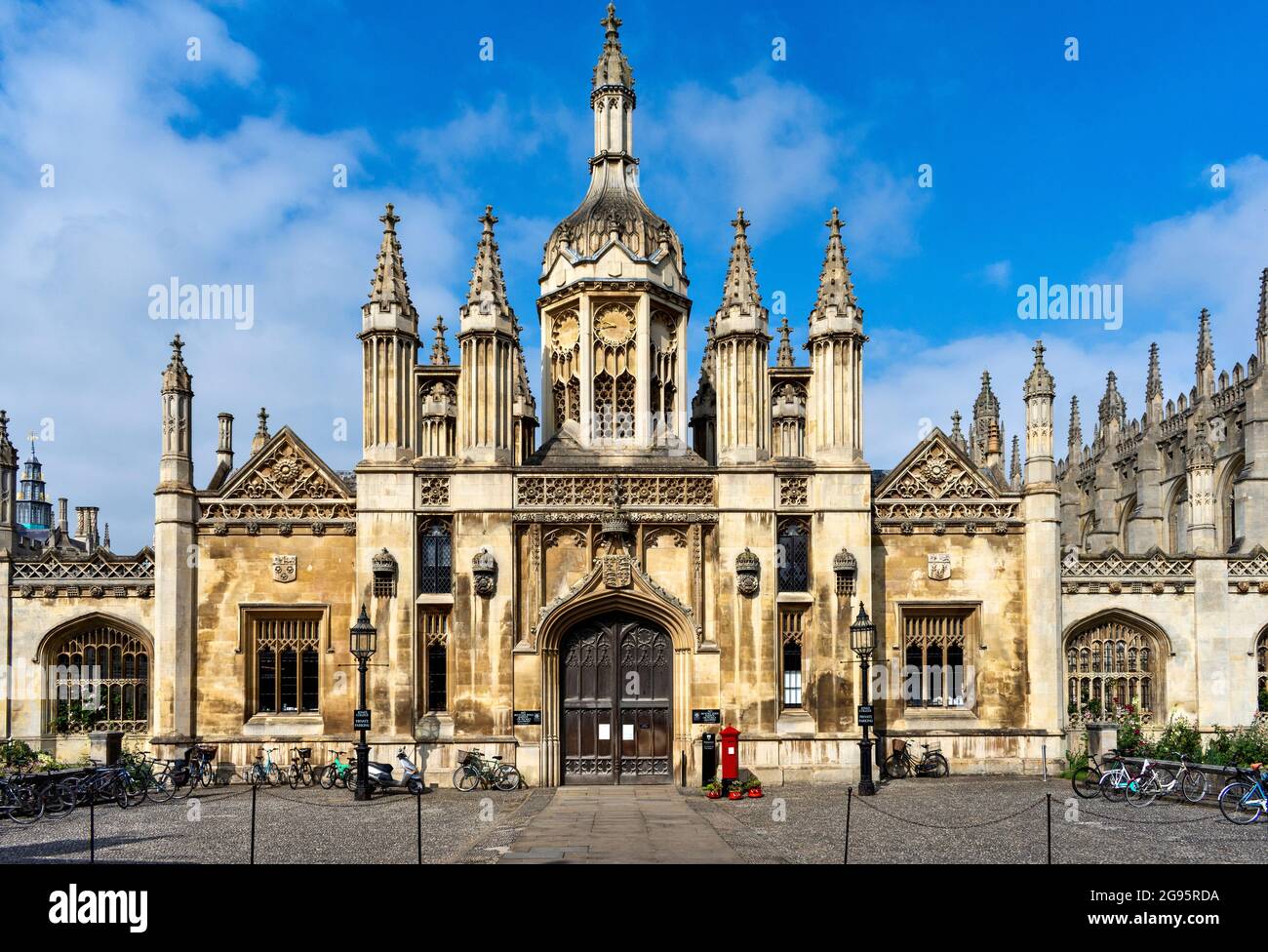 Kings college cambridge entrance gate hires stock photography and