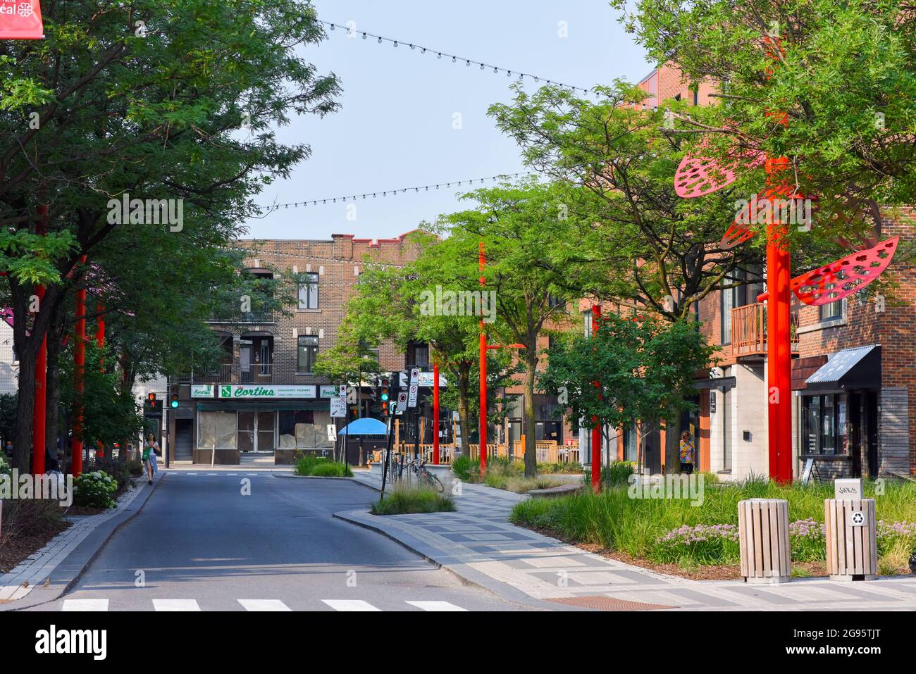 Mozart street in Little Italy, Montreal, Canada Stock Photo Alamy