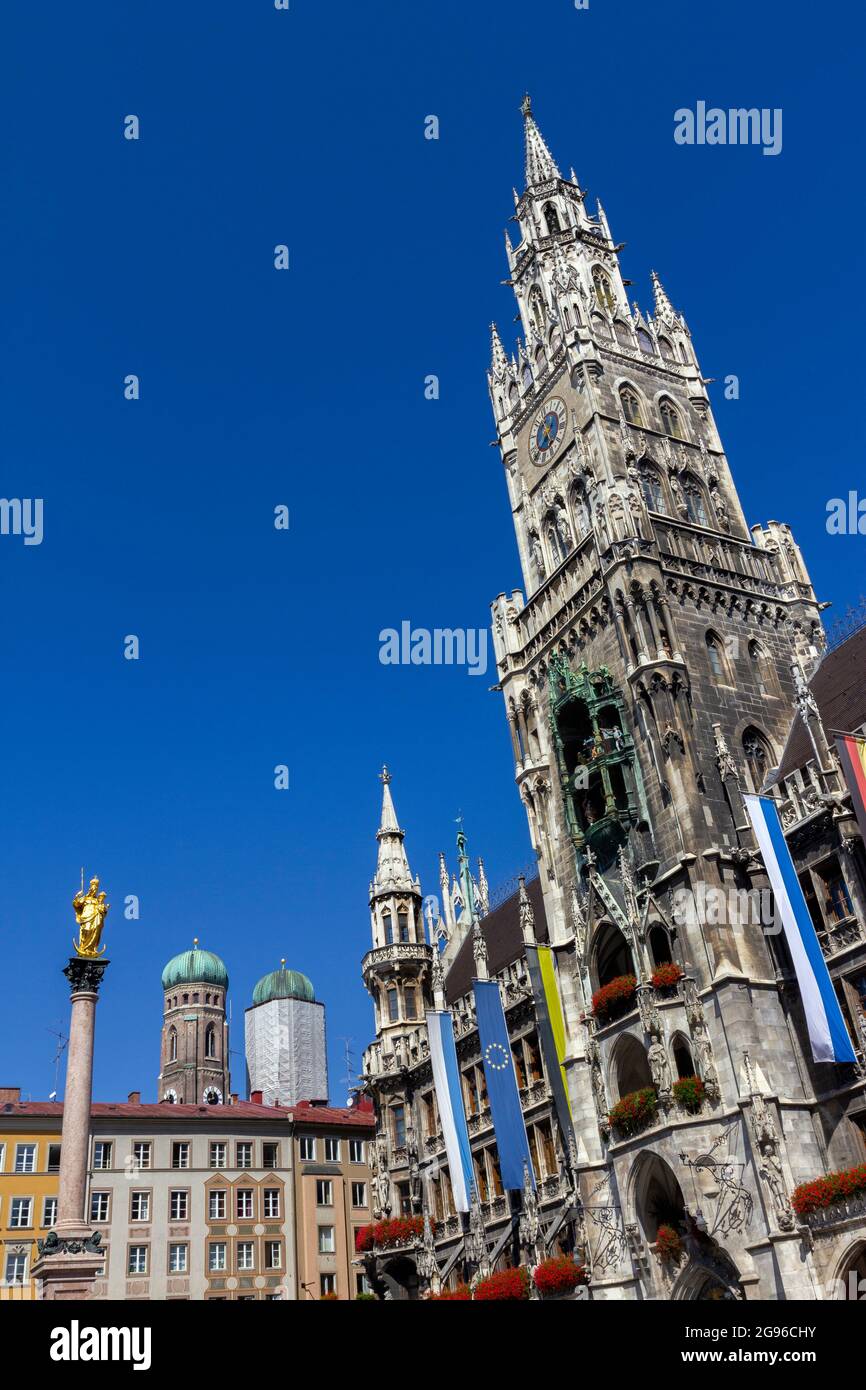 Neues Rathaus, the New Town Hall of Munich - Neue Rathaus, XIX century neo-Gothic style palace in Marienplatz, the town square in historic center. Ger Stock Photo