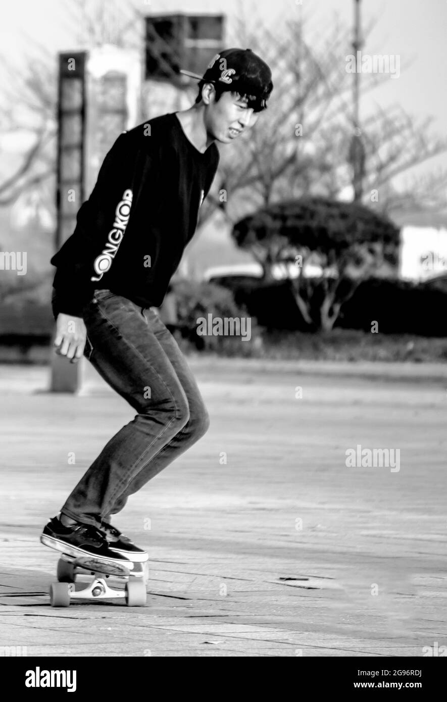 Longboarding Black and White Stock Photos & Images - Alamy