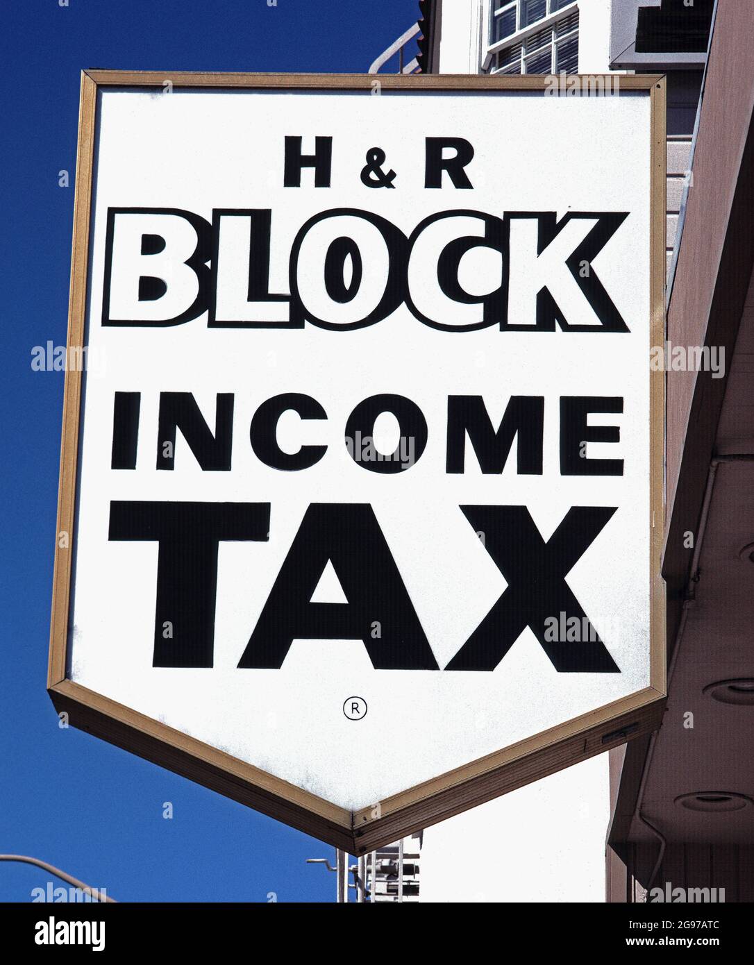 H&R Block Income Tax sign in the Outer Mission, San Francisco, California, Stock Photo