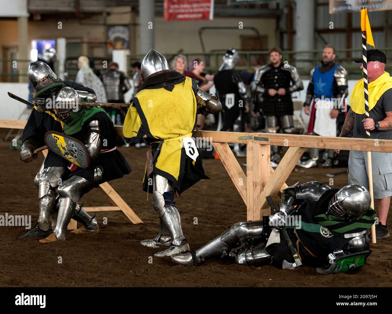 McMinnville, Oregon, USA. 24th July, 2021. ''The Tournament for the King'' is contested at the Yamhill County Fairgrounds. Wildly popular in Europe, full-contact, full-force medieval combat with edgeless weaponry and modern protective gear is now attracting more devotees, including women, in the United States.(Credit Image: © Brian Cahn/ZUMA Press Wire) Stock Photo