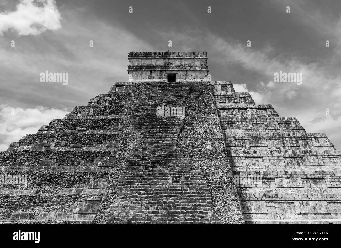 Kukulkan mayan pyramid in black and white, Chichen Itza, Yucatan, Mexico. Stock Photo