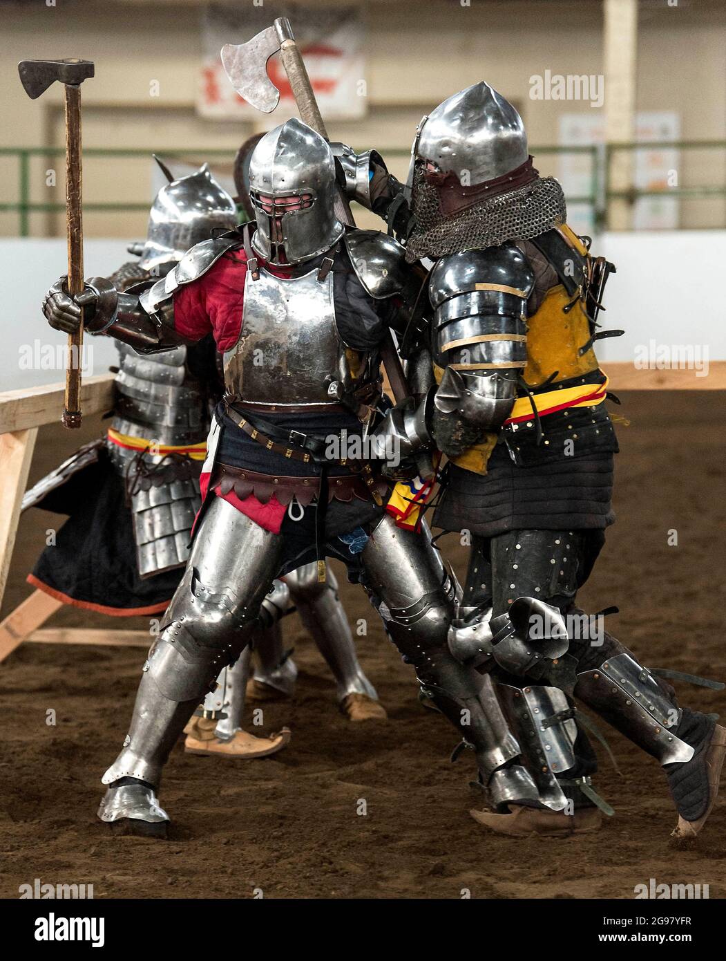 McMinnville, Oregon, USA. 24th July, 2021. ''The Tournament for the King'' is contested at the Yamhill County Fairgrounds. Wildly popular in Europe, full-contact, full-force medieval combat with edgeless weaponry and modern protective gear is now attracting more devotees, including women, in the United States.(Credit Image: © Brian Cahn/ZUMA Press Wire) Stock Photo