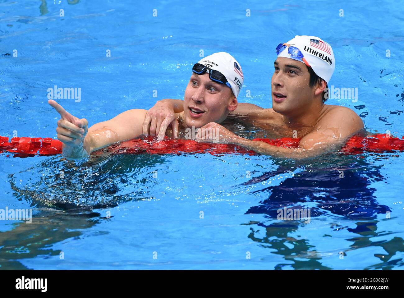 Tokyo, Japan. 25th July, 2021. Chase Kalisz (L) of the United States of