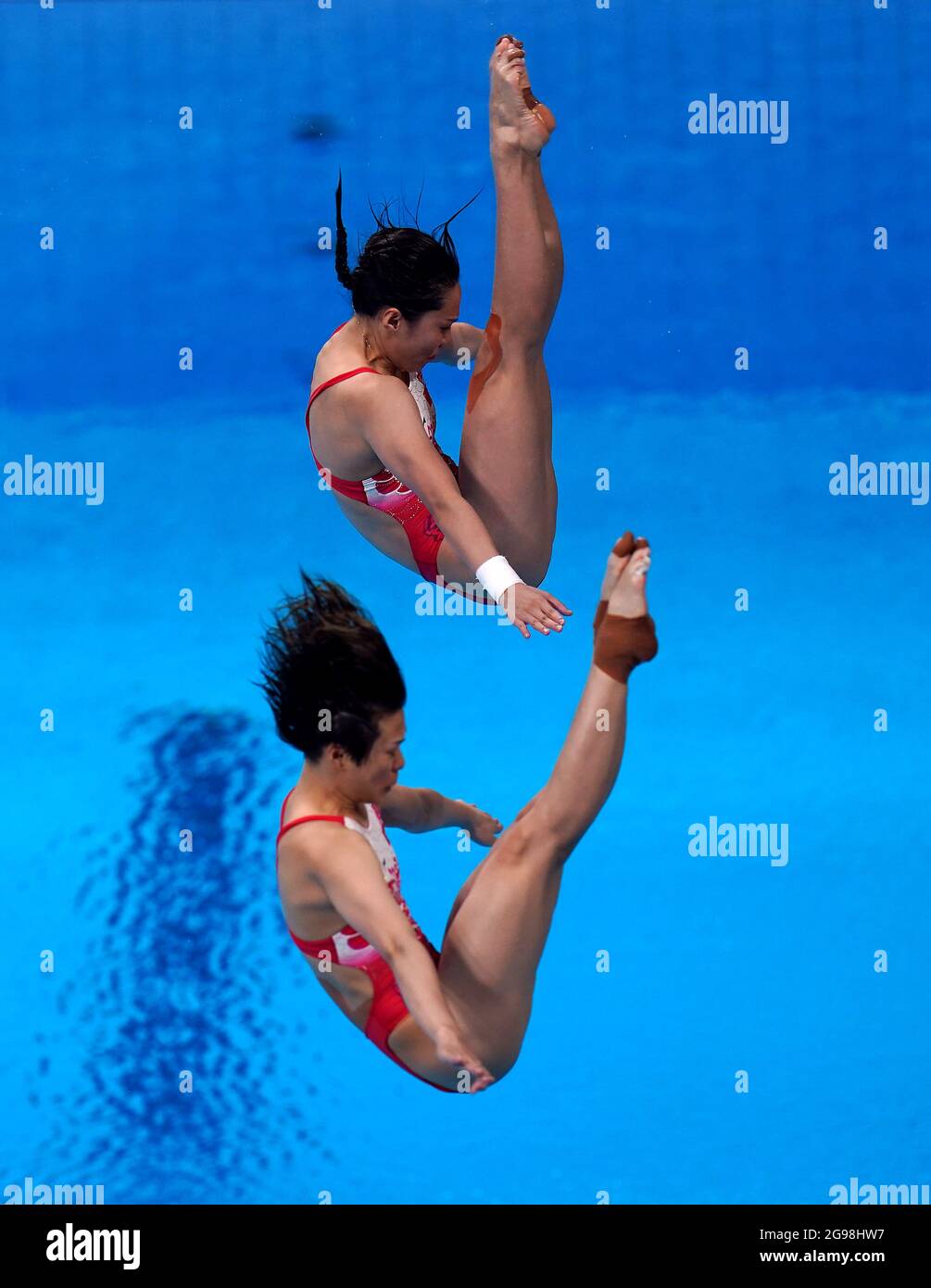 China S Shi Tingmao And Wang Han Compete In The Women S Diving Synchronized 3m Springboard At The Tokyo Aquatics Centre On The Second Day Of The Tokyo Olympic Games In Japan Picture