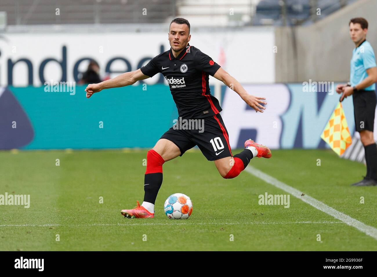 Eintracht frankfurt rc strassbourg hi-res stock photography and images -  Alamy