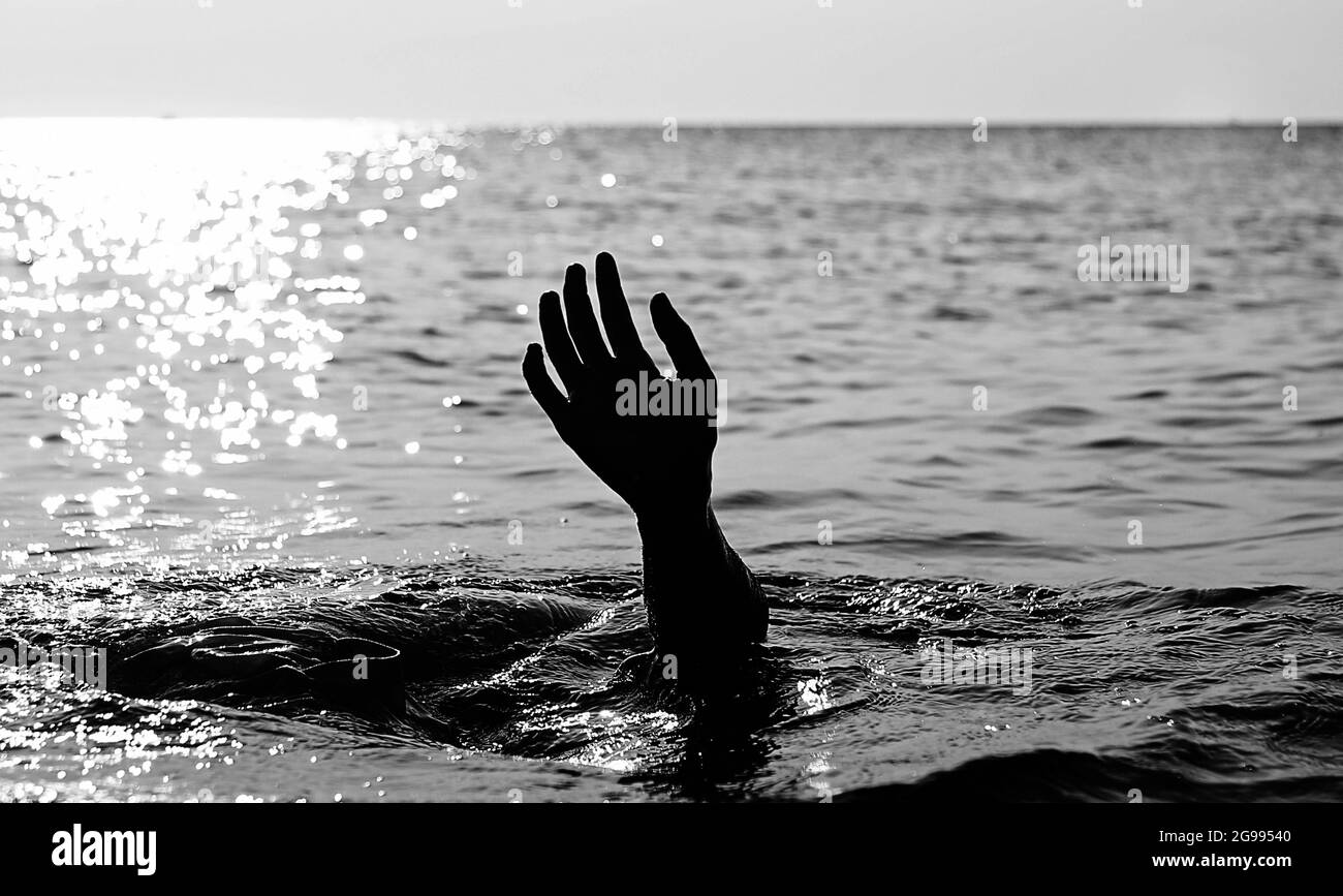 Drowned person Black and White Stock Photos & Images Alamy