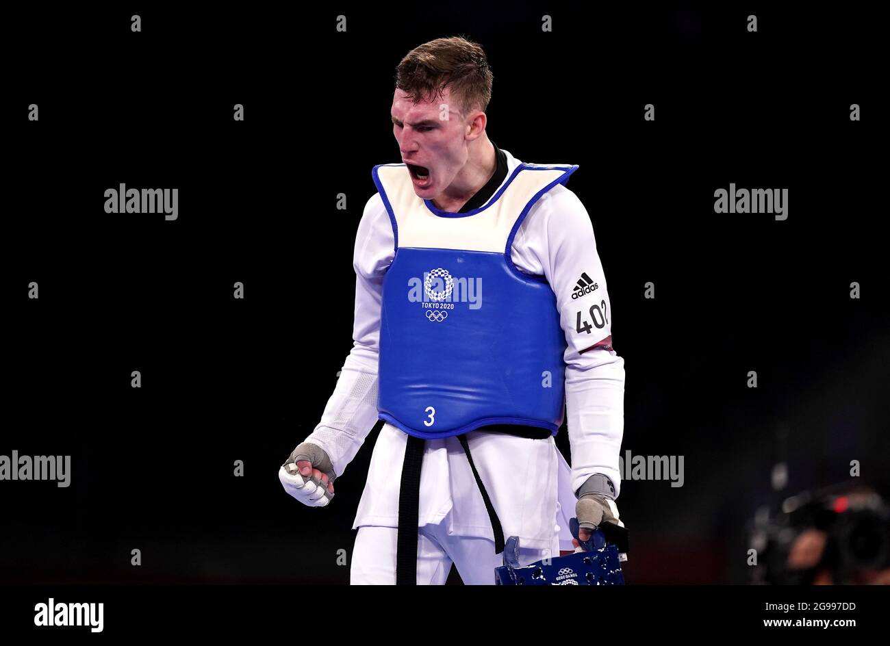 Great Britain's Bradly Sinden celebrates victory against China's Shuai