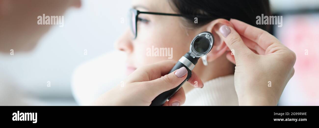 Otoscope ear hires stock photography and images Alamy