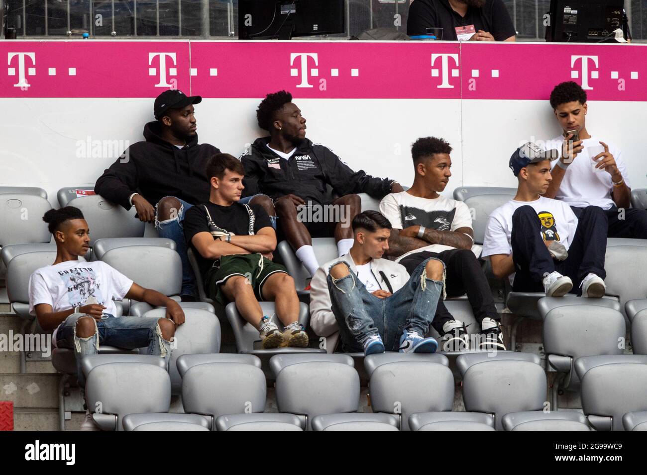 Muenchen, ALLIANZARENA, Germany. 24th July, 2021. Alphonso DAVIES (M, above withte) and appendix. Soccer, FC Bayern Munich (M) - Ajax Amsterdam (AMS) 2: 2, preparatory game for the 2021-2022 season, on July 24th, 2021 in Muenchen, ALLIANZARENA, Germany. ¬ Credit: dpa/Alamy Live News Stock Photo
