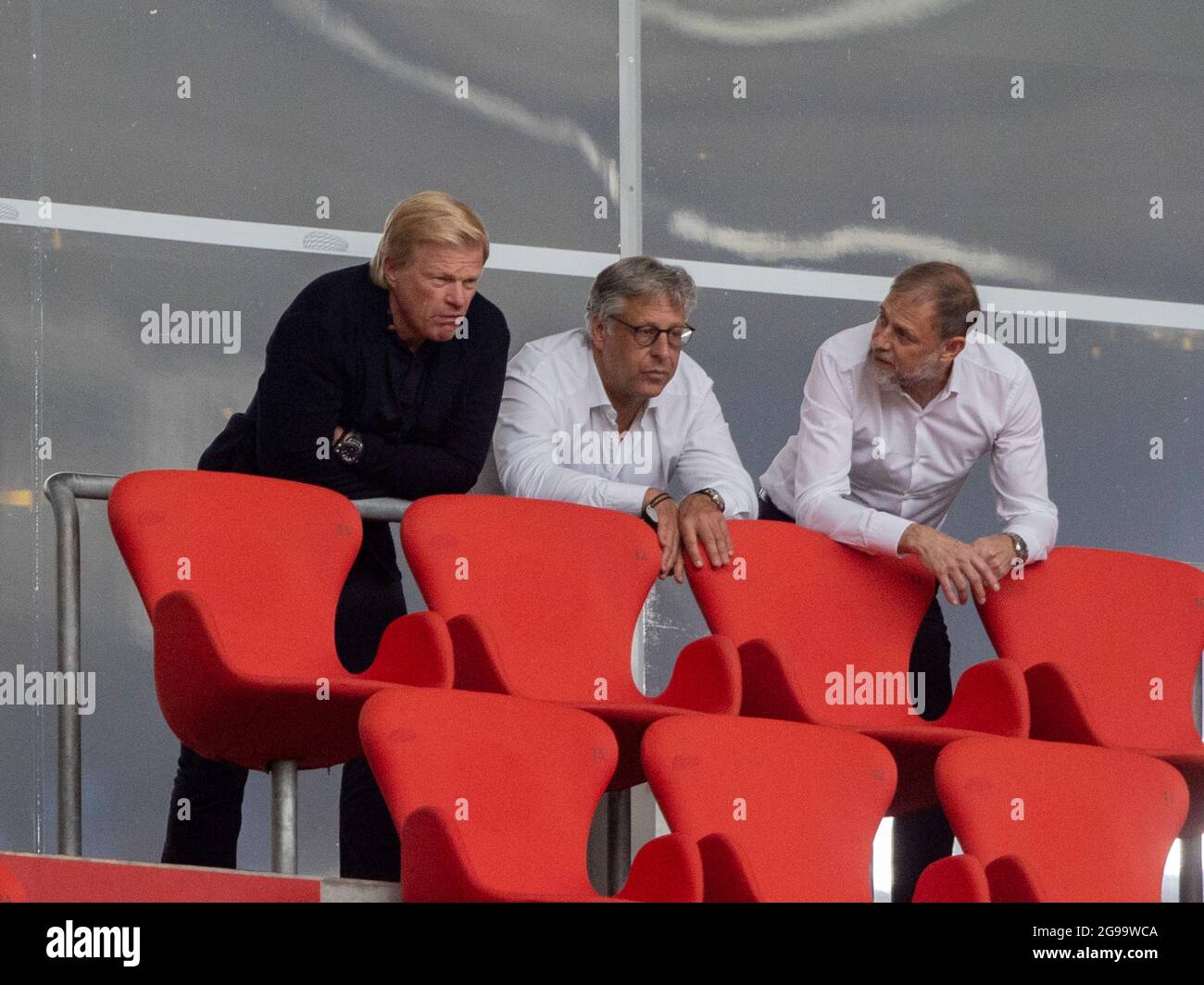 Muenchen, ALLIANZARENA, Germany. 24th July, 2021. Oliver KAHN, CEO FCB-AG, Stefan MENNERICH, FCB media director (from left). Soccer, FC Bayern Munich (M) - Ajax Amsterdam (AMS) 2: 2, preparatory game for the 2021-2022 season, on July 24th, 2021 in Muenchen, ALLIANZARENA, Germany. ¬ Credit: dpa/Alamy Live News Stock Photo