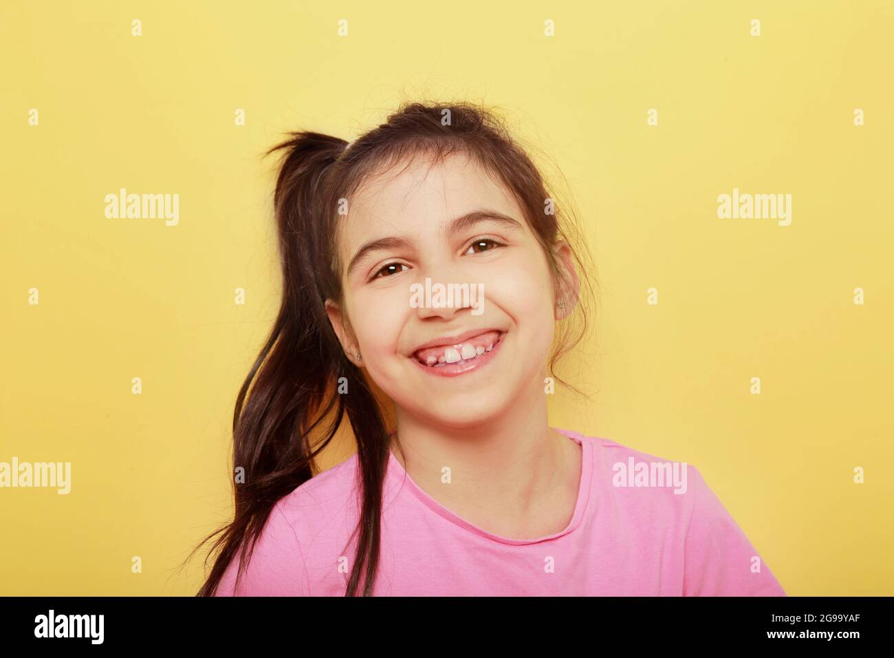 Girl 8 years old smile hi-res stock photography and images - Alamy