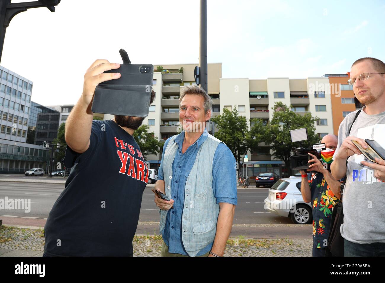 René Dan Steinke bei der Premiere des Theaterstücks 'Mord im Orientexpress' in der Komödie am Kurfürstendamm im Schiller Theater. Berlin, 24.07.2021 Stock Photo