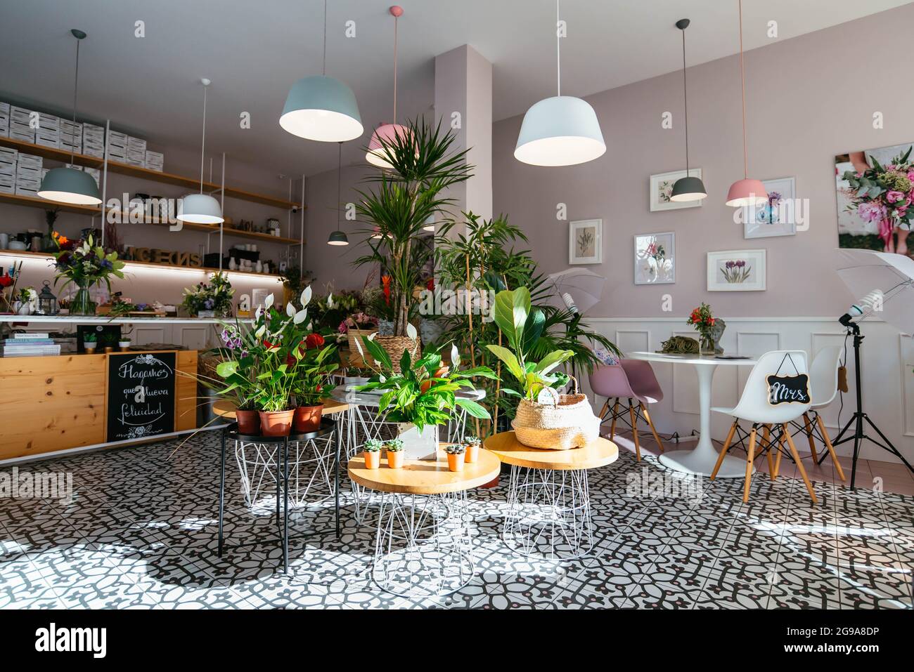 Florist studio space Stock Photo - Alamy