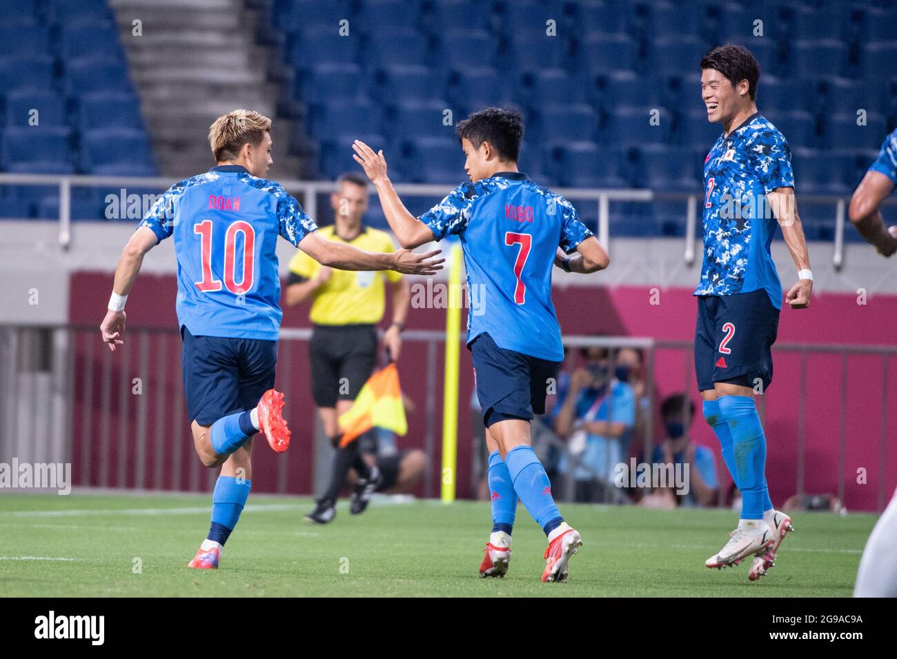 L R Doan Ritsu Kubo Takefusa Jpn Celebrating The 2 0 Penalty Score Footaball Japan Vs Mexico Group A July 25 21 Tokyo Olympic Games At Saitama Stadium Japan Credit Enrico Calderoni Aflo Sport Alamy