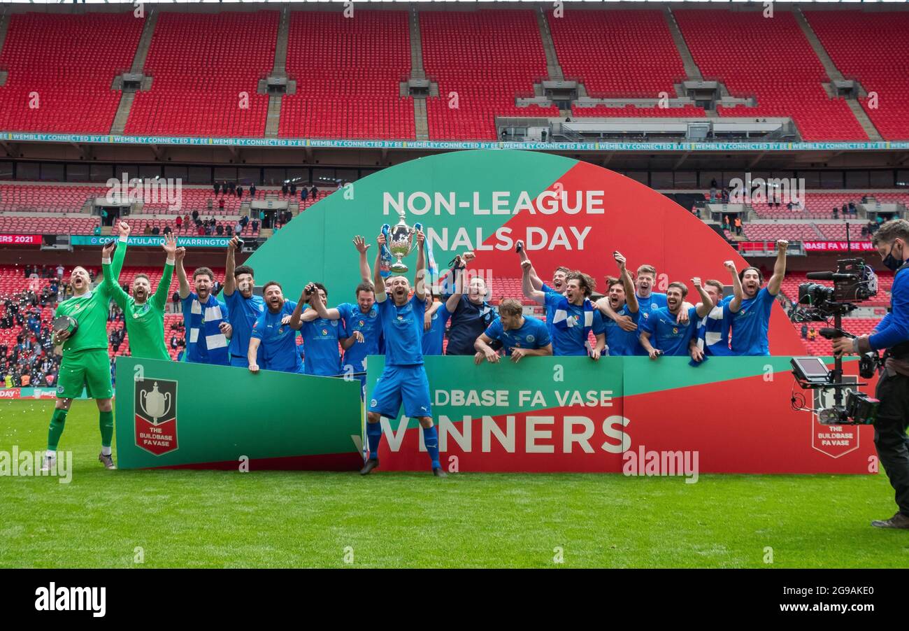 Buildbase FA Vase 2020/21 Final, Binfield v Warrington Rylands, Wembley Stadium, Saturday, 22 May 2021 Stock Photo