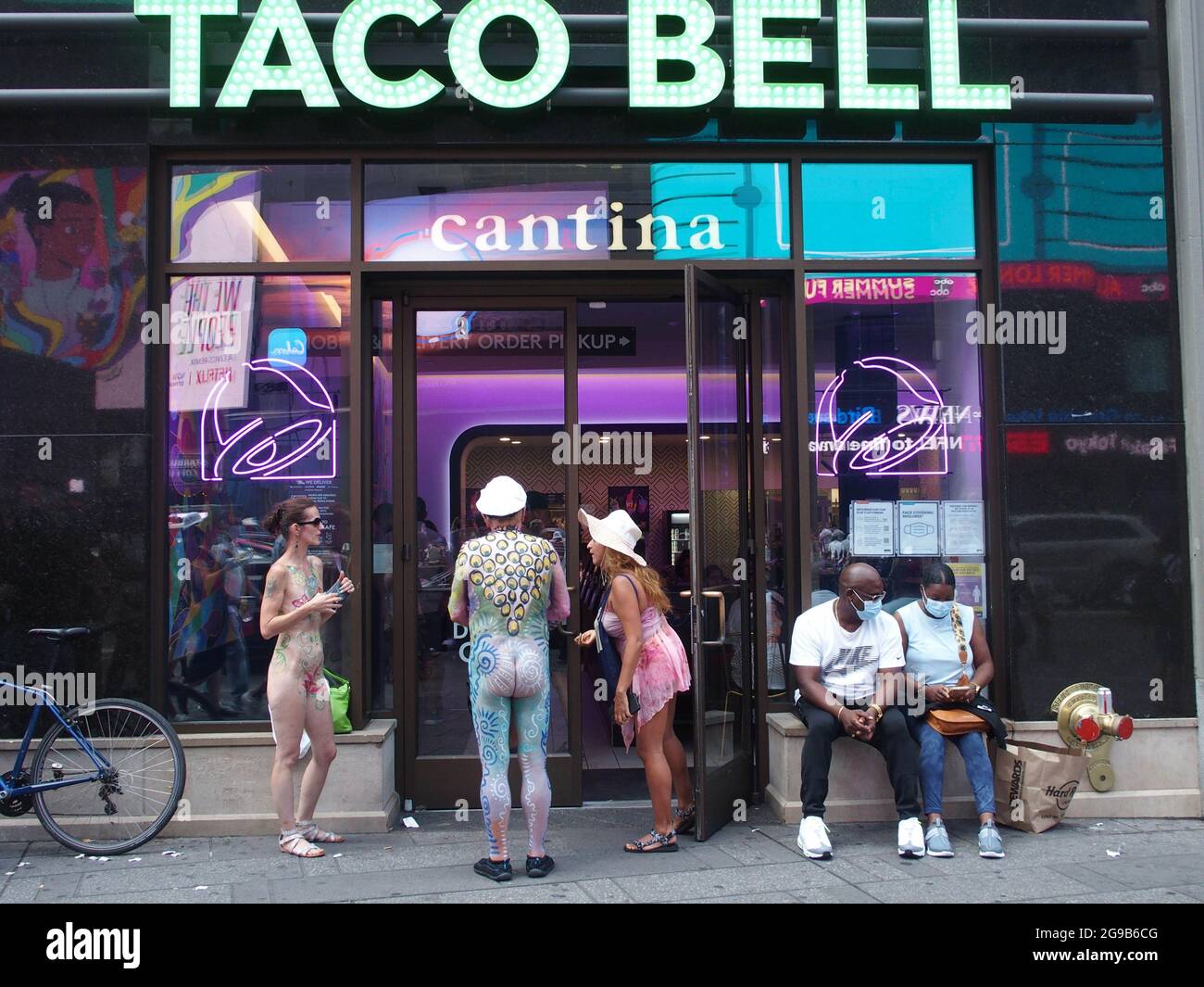 New york body paint 2021 hires stock photography and images Alamy