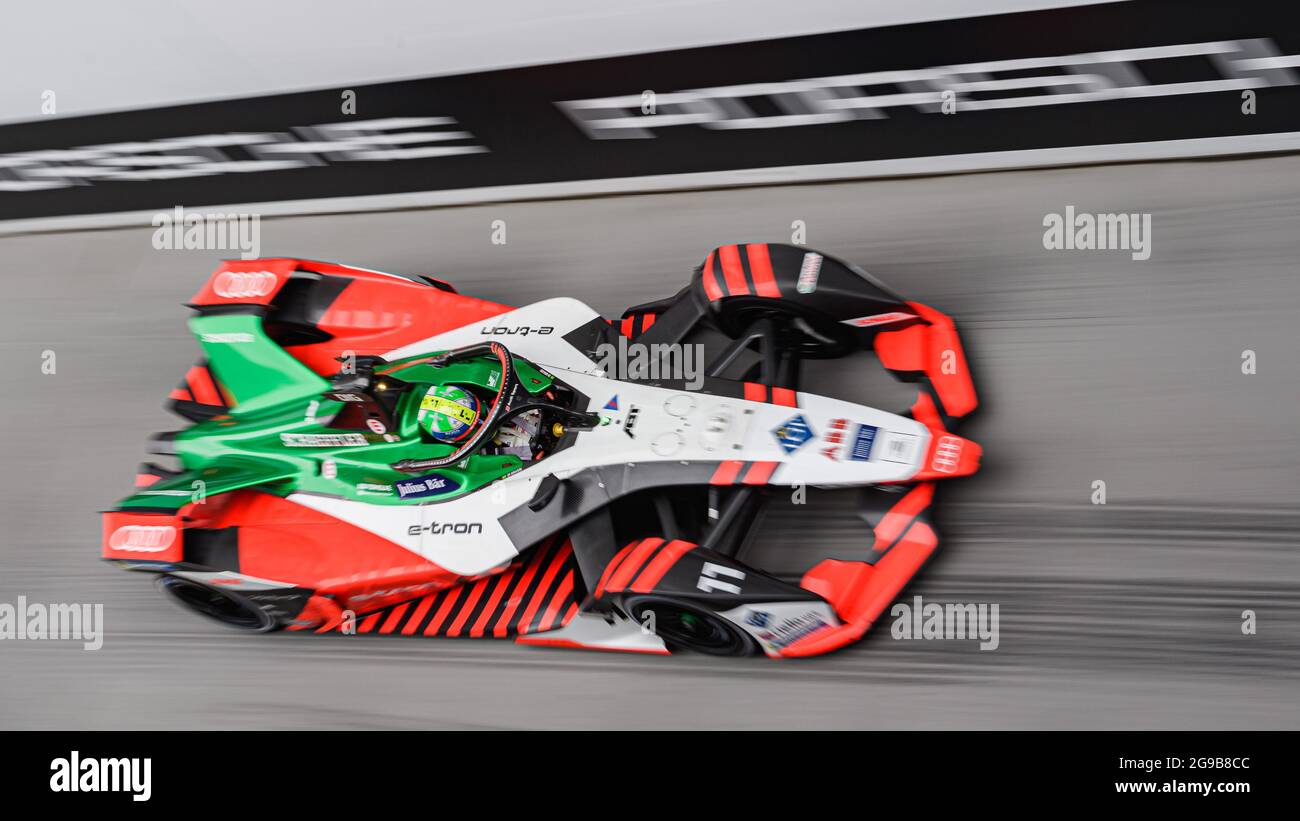 LONDON, UNITED KINGDOM. 25th Jul, 2021. Lucas Di Grassi of Audi Sport ABT Schaeffler in qualifying 3 race during the Round 12: 2021 Heineken London E-Prix at The Excel Circuit on Sunday, July 25, 2021 in LONDON, ENGLAND. Credit: Taka G Wu/Alamy Live News Stock Photo