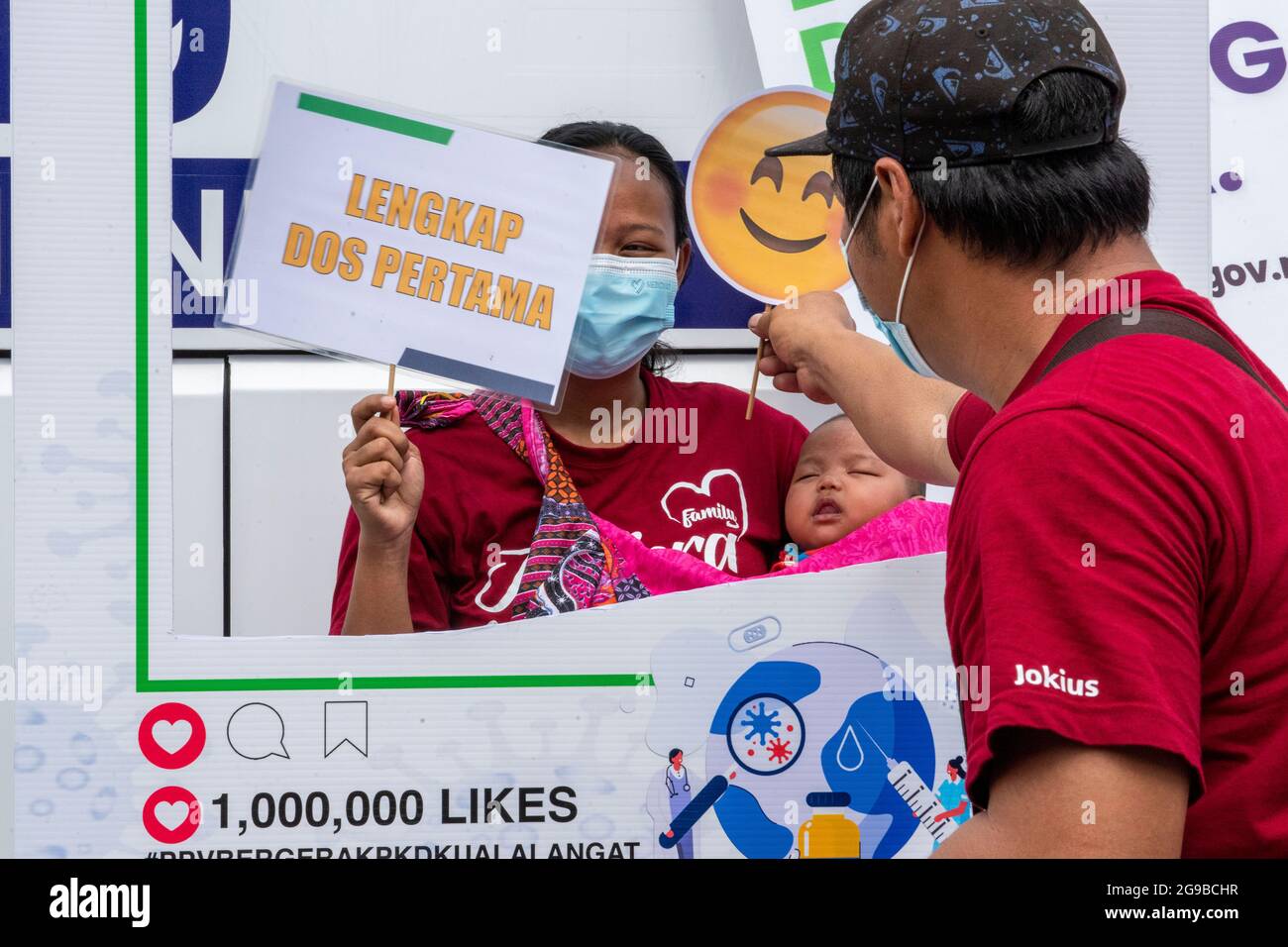 Kuala Lumpur Malaysia 25th July 2021 A Local Resident Poses For Photos After Receiving A Dose Of Covid 19 Vaccine On Carey Island Of Selangor State Malaysia July 25 2021 Malaysia Reported 17 045