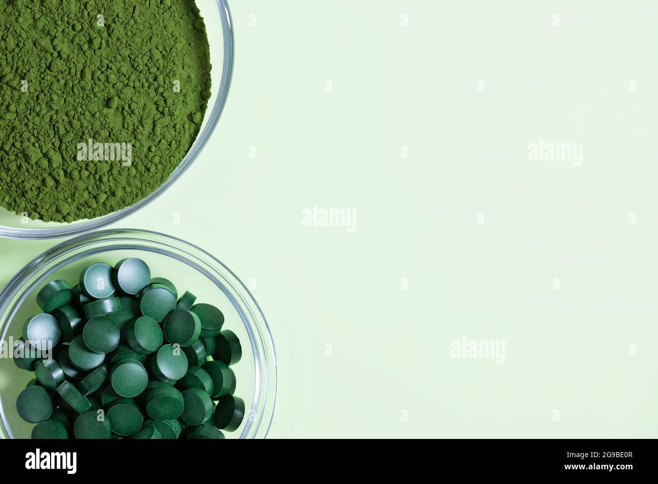 Chlorophyll tablets hires stock photography and images Alamy