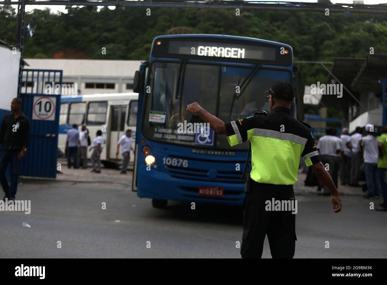 salvador, bahia, brazil - april 4, 2019: Bus driver are seen in during gravel movement in a company garage in the city of Salvador. *** Local Caption Stock Photo