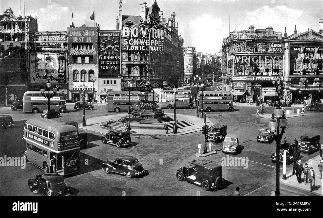Lillywhites sports store piccadilly circus hires stock photography and