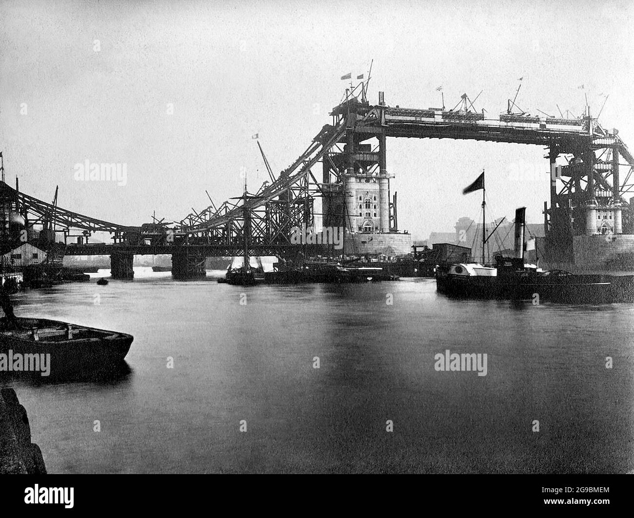 Tower Bridge construction works, September 28th 1892 Stock Photo