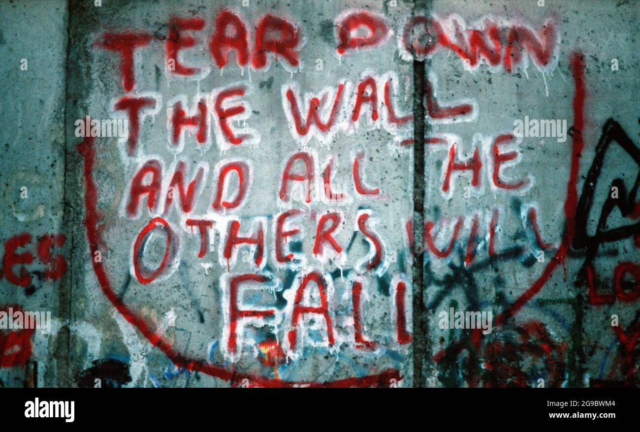 Graffiti on the west side of the Berlin Wall expresses the desire for a unified Germany, circa 1980s Stock Photo