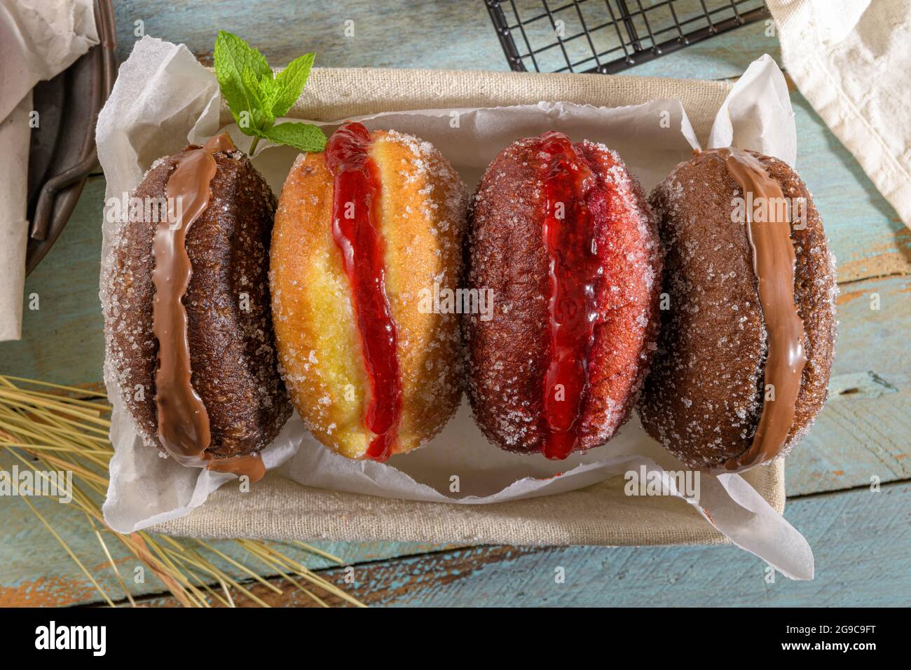 Bola de berlim hi-res stock photography and images - Alamy